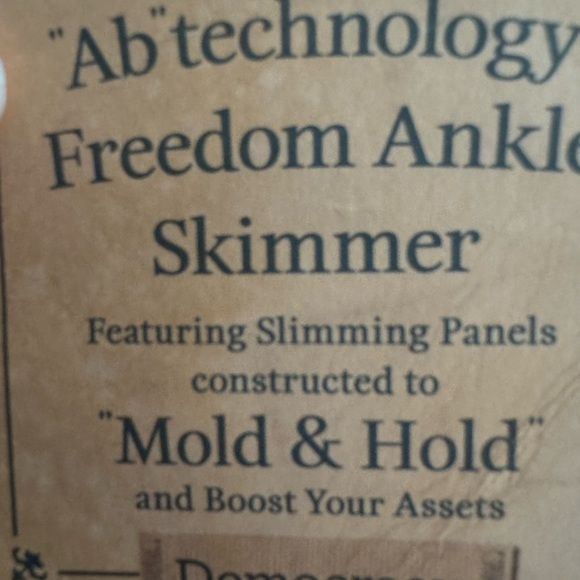 Democracy Women's Skinny Jeans in Brown - Picture 13 of 14